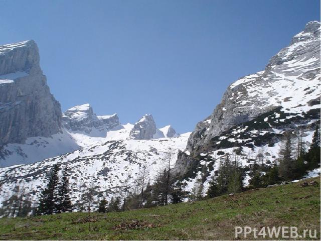 Высокие горы обычно окружают низкие горы и холмы. Их называют предгорьями